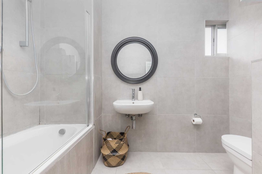 To Let 1 Bedroom Property for Rent in Sea Point Western Cape